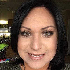 Meet your Posher, Felicia